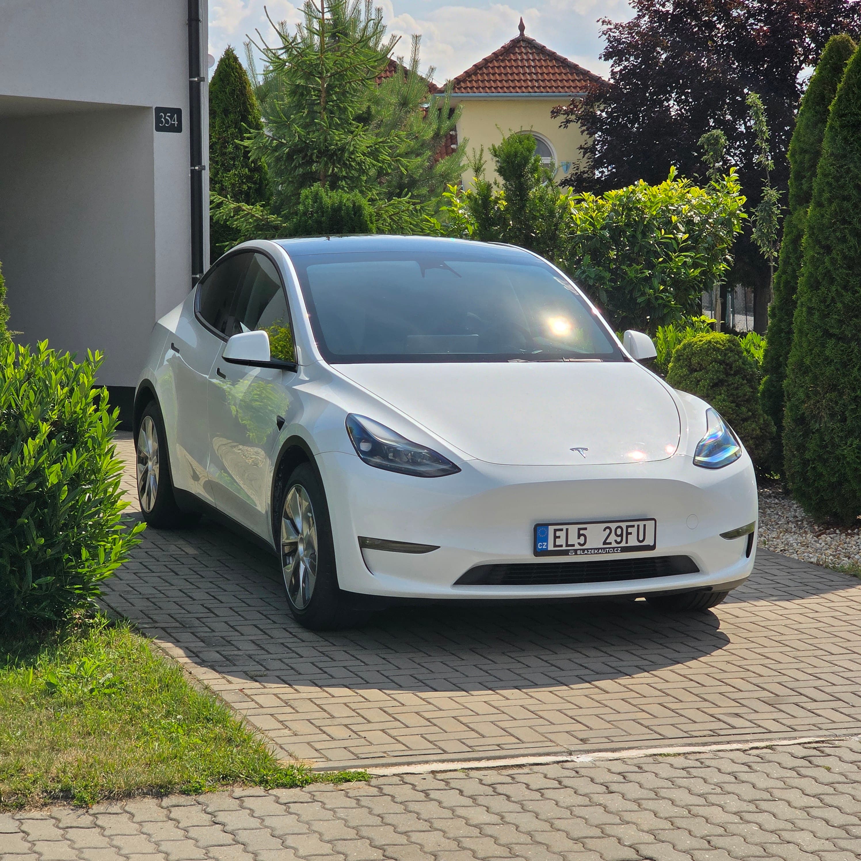 Hlavní foto - Tesla Model Y Long Range Dual Motor