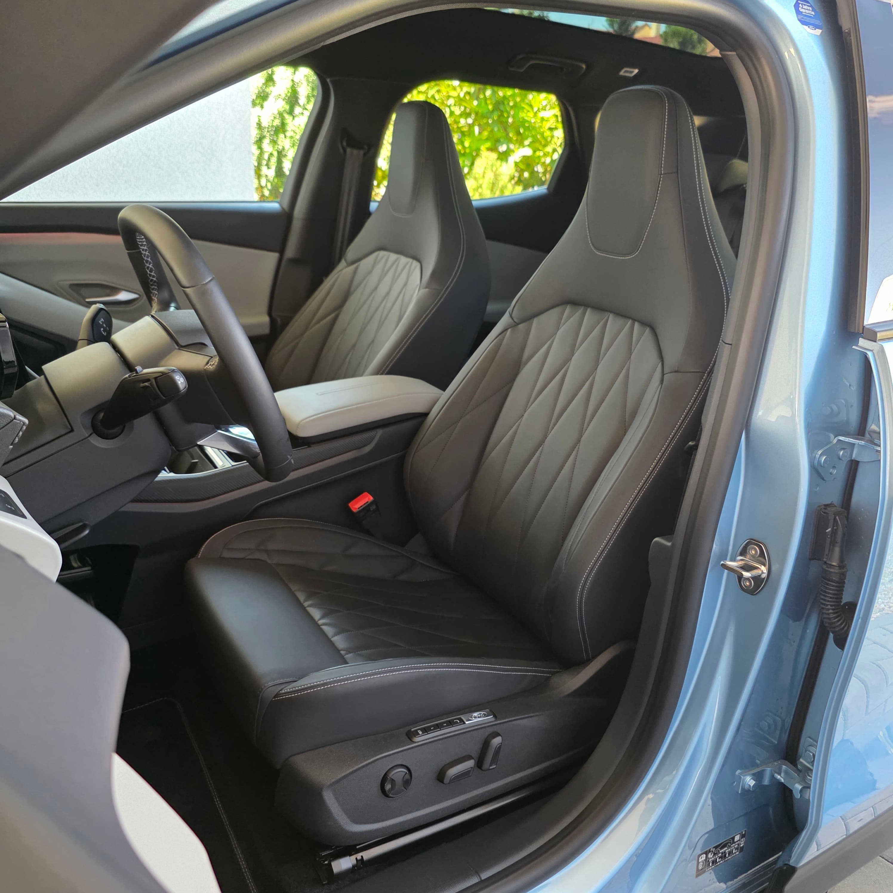 Detail vozu Ford Explorer Extended Range AWD Premium - 8