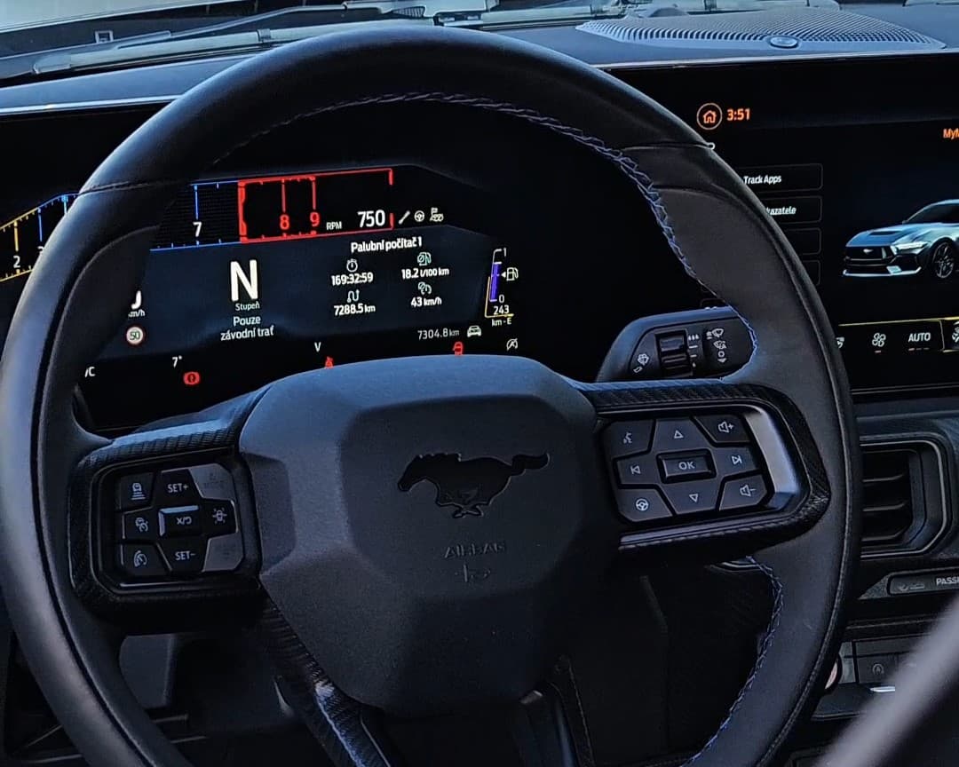 Detail vozu Ford Mustang Dark Horse 5.0 - 6