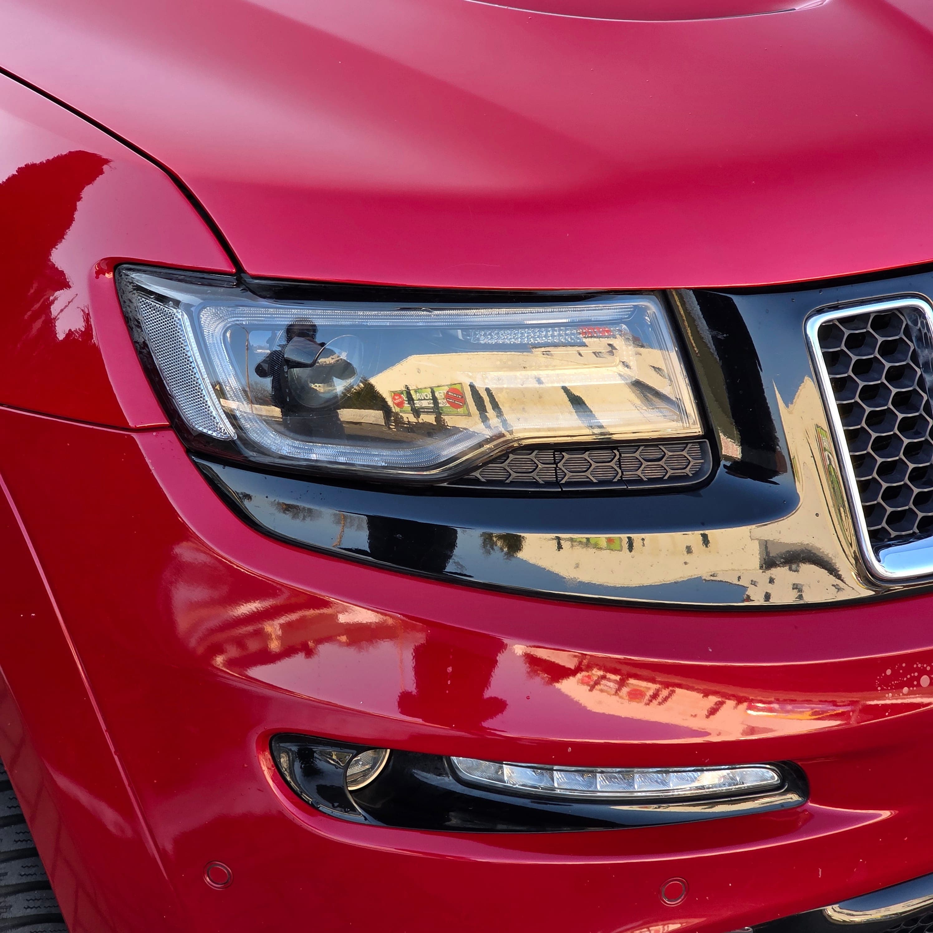 Detail vozu Jeep Grand Cherokee SRT V8 - 3