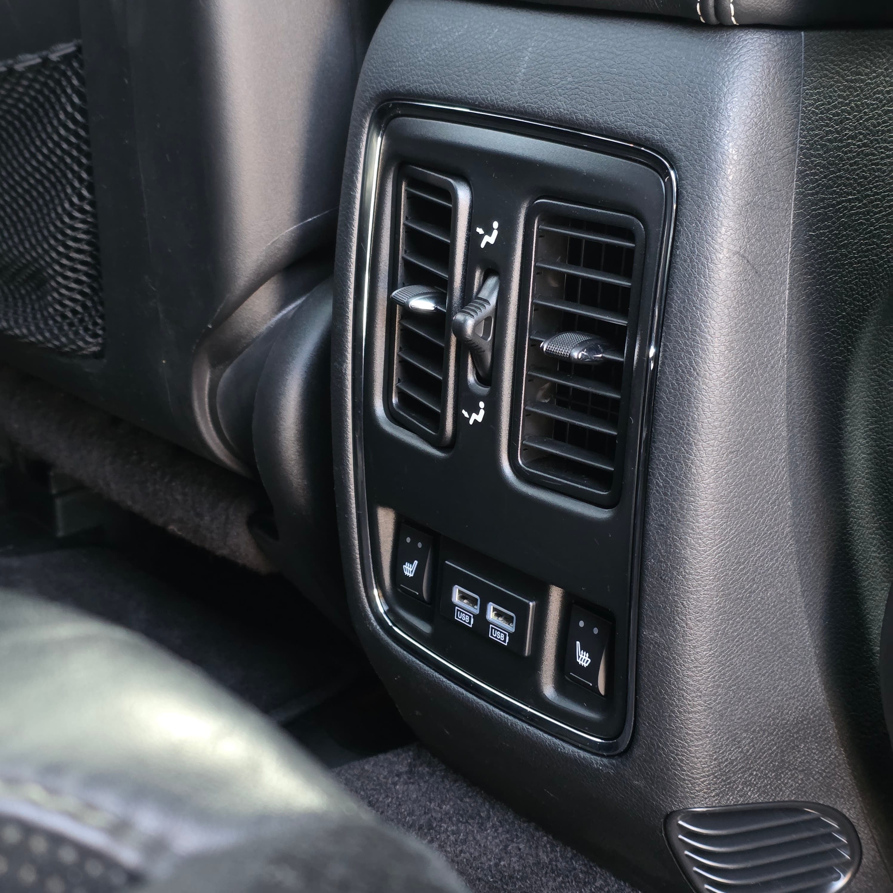 Detail vozu Jeep Grand Cherokee SRT V8 - 11